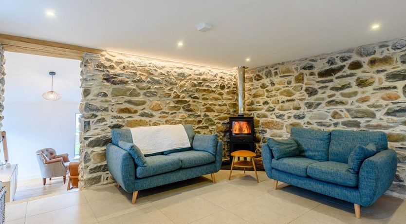 Photo of 3 Bed in Llwyngwril