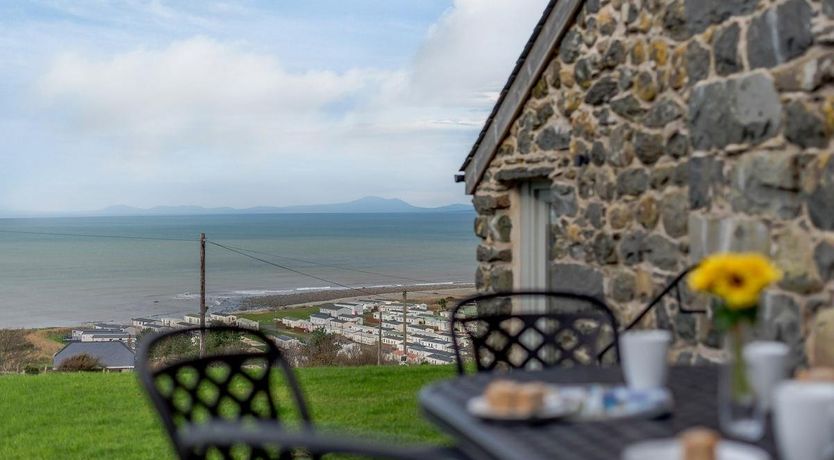 Photo of 3 Bed in Llwyngwril