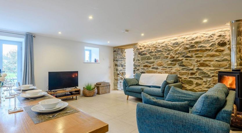 Photo of 3 Bed in Llwyngwril