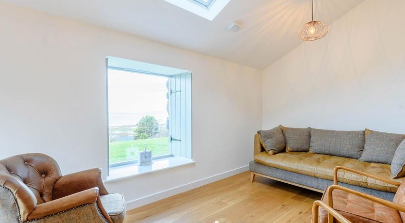 Photo of 3 Bed in Llwyngwril