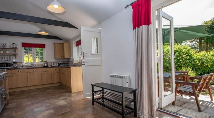 Photo of 3 Bed in Portesham