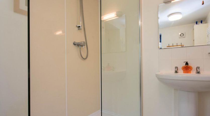 Photo of 3 Bed in Portesham