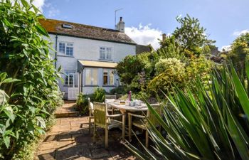 in Charmouth (DC155) Holiday Cottage