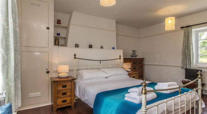 Photo of 3 Bed in Bridport