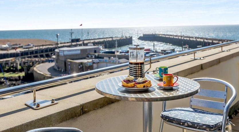 Photo of 2 Bed in West Bay