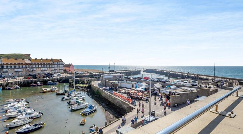 Photo of 2 Bed in West Bay