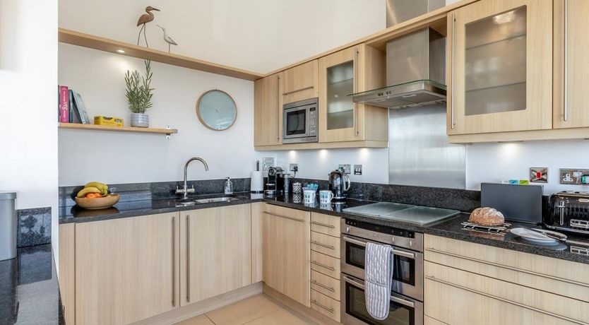 Photo of 2 Bed in West Bay