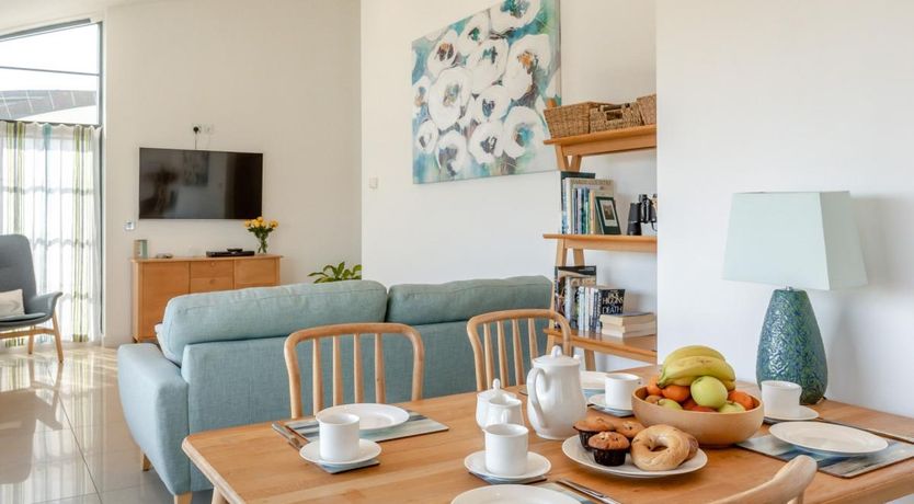 Photo of 2 Bed in West Bay