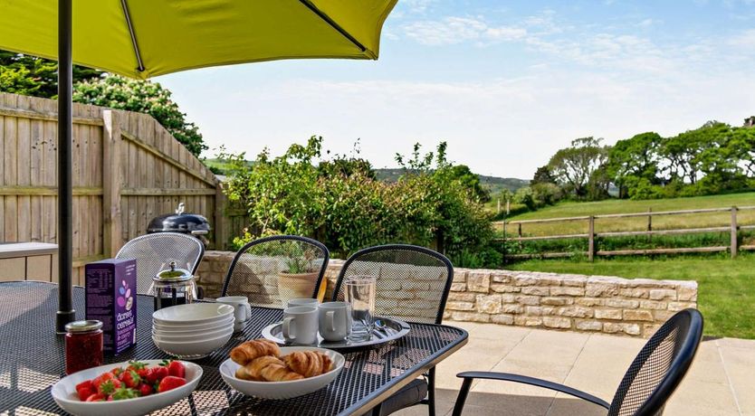 Photo of 4 Bed in Harmans Cross