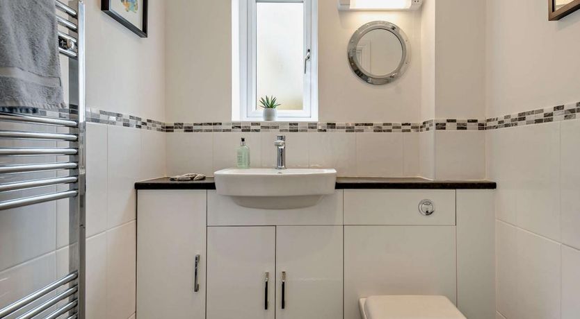 Photo of 4 Bed in Harmans Cross