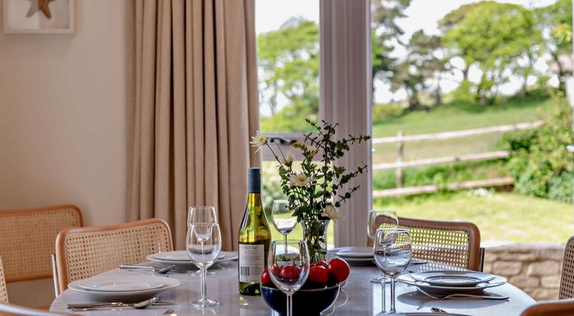 Photo of 4 Bed in Harmans Cross