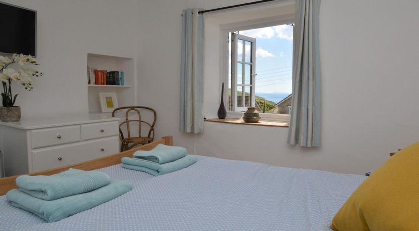 Photo of 2 Bed in Charmouth