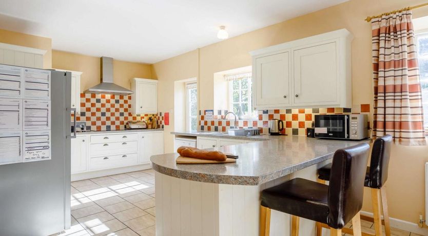 Photo of 5 Bed in Bridport