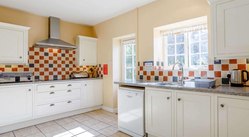 Photo of 5 Bed in Bridport