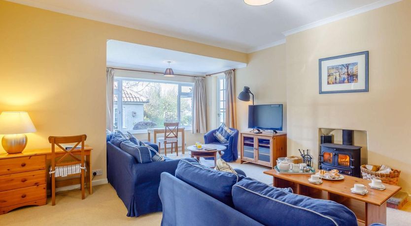 Photo of 5 Bed in Bridport