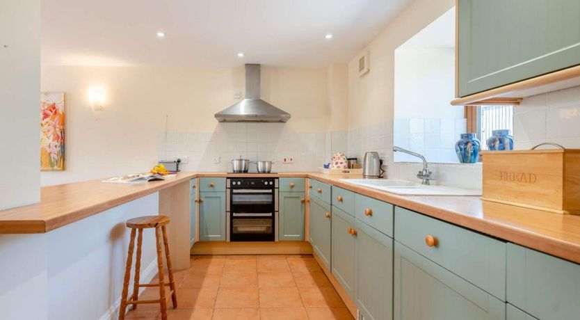 Photo of 3 Bed in Chideock