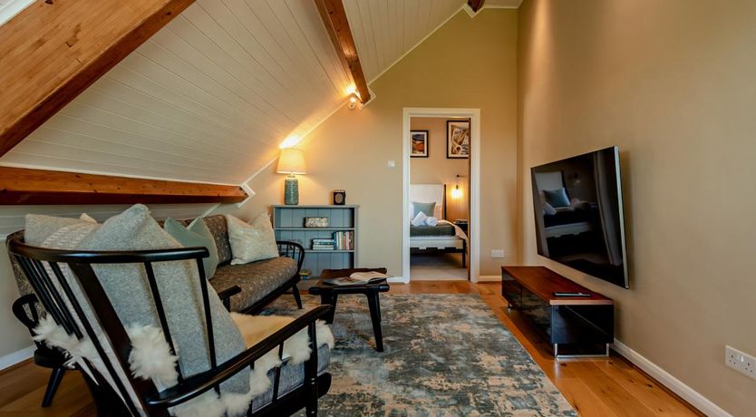 Photo of 5 Bed in Worth Matravers