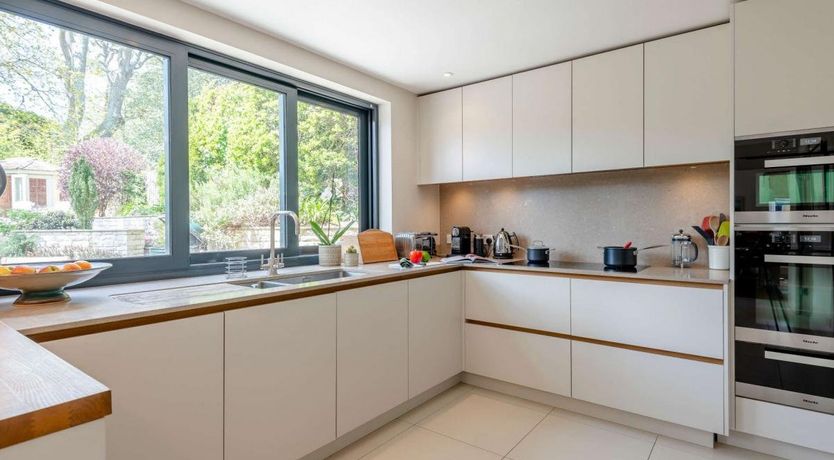 Photo of 4 Bed in Studland