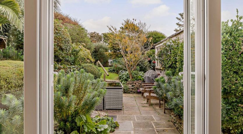 Photo of 4 Bed in Dorchester