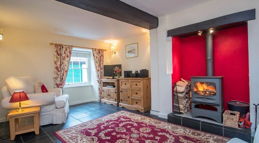 Photo of 2 Bed in Beaminster