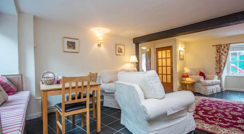 Photo of 2 Bed in Beaminster