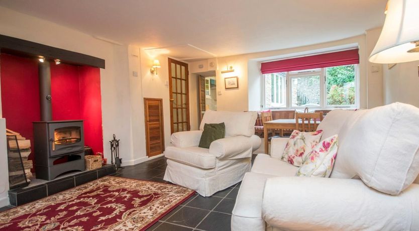 Photo of 2 Bed in Beaminster