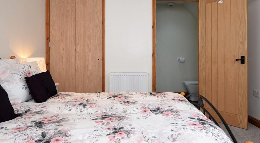 Photo of 2 Bed in Petham