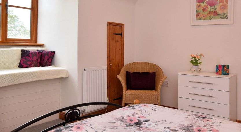 Photo of 2 Bed in Petham