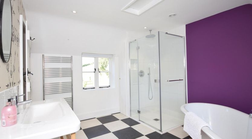 Photo of 5 Bed in Corfe Castle