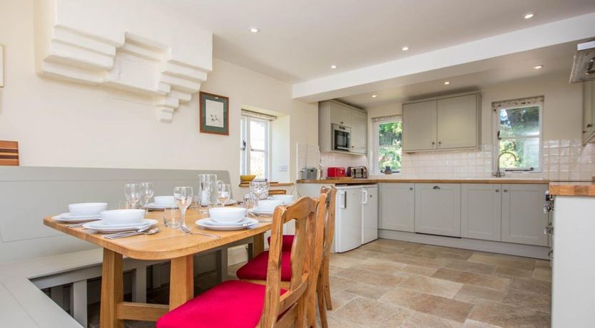 Photo of 5 Bed in Corfe Castle