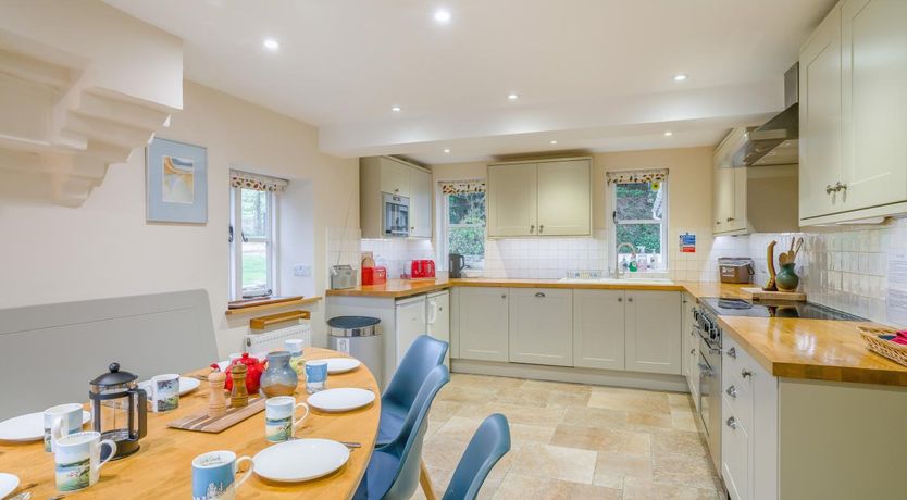 Photo of 5 Bed in Wareham