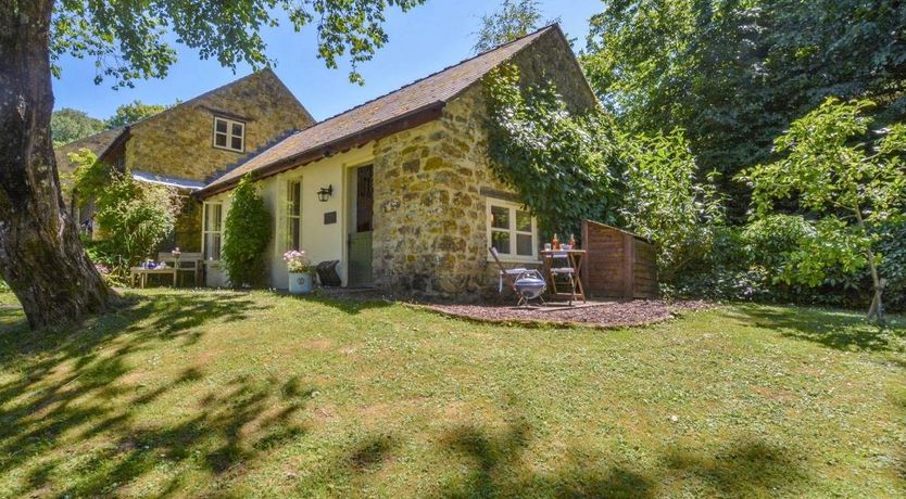 Photo of in Netherbury (DC021)