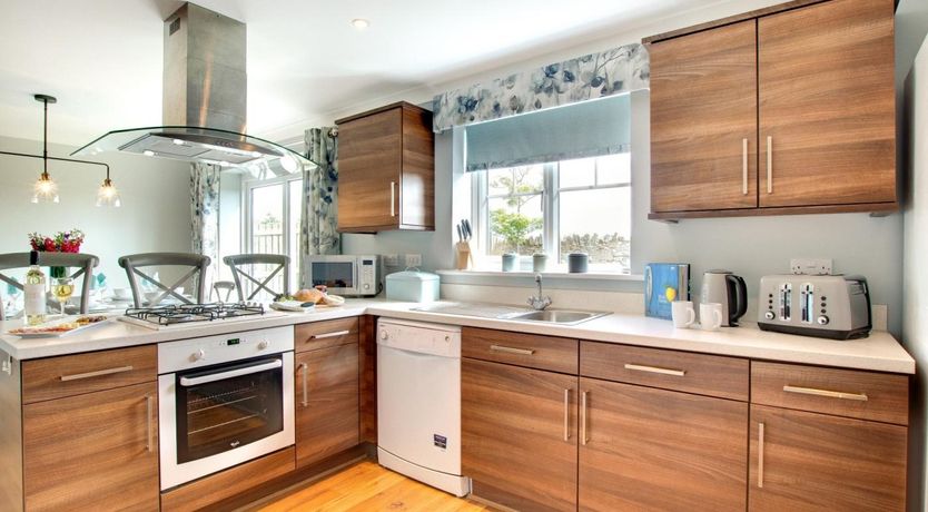 Photo of 4 Bed in Seahouses