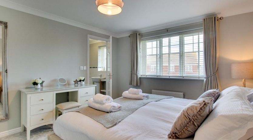 Photo of 4 Bed in Seahouses