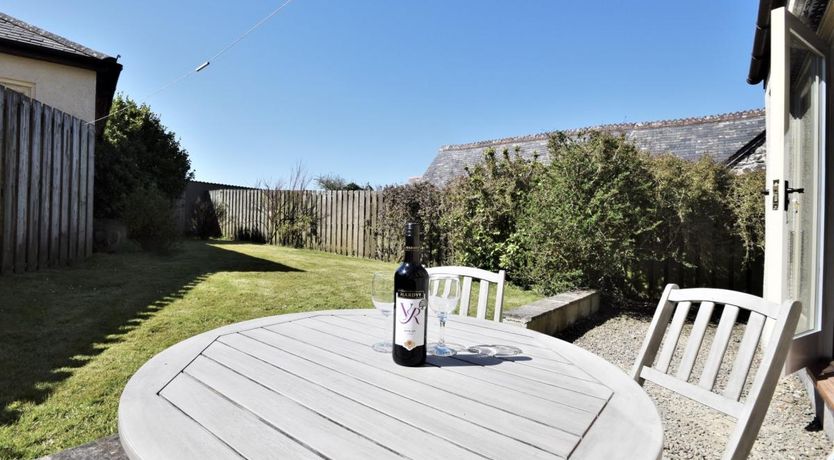 Photo of 2 Bed in Higher Clovelly