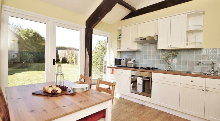 Photo of 2 Bed in Higher Clovelly