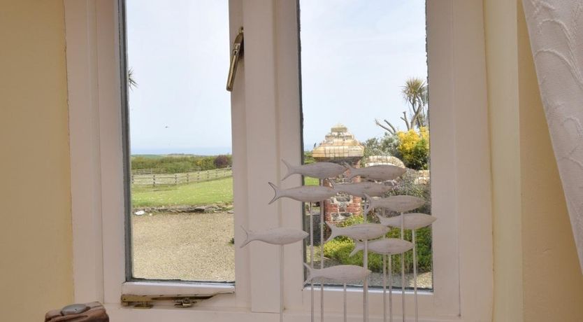 Photo of 2 Bed in Higher Clovelly