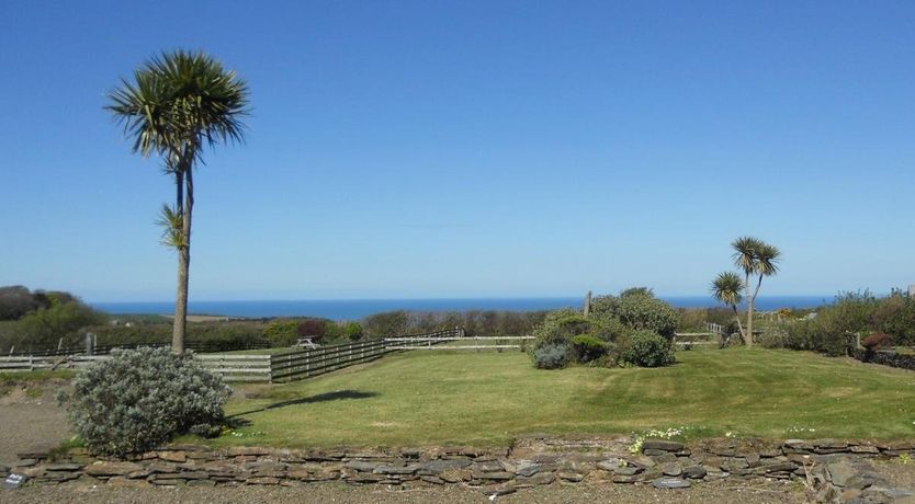 Photo of 2 Bed in Higher Clovelly