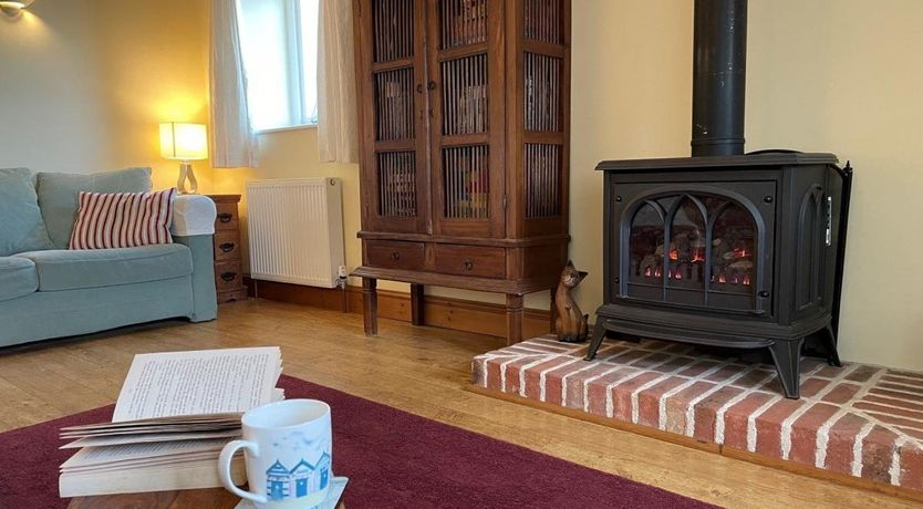 Photo of 2 Bed in Higher Clovelly