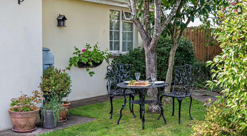 Photo of 1 Bed in Winfrith Newburgh