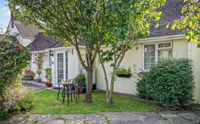 Photo of in Winfrith Newburgh (75157)