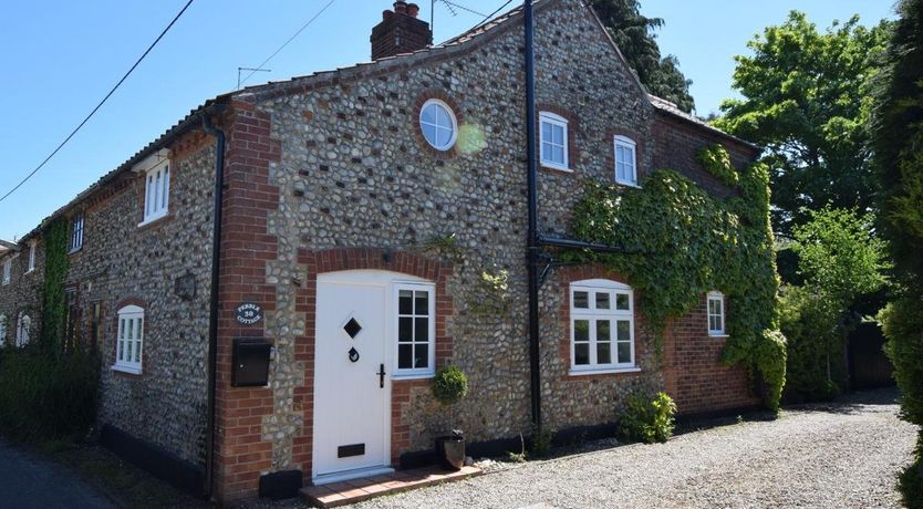 Photo of in Holt (75055)