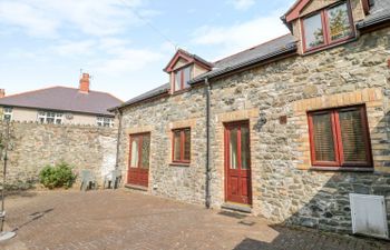 2 Hwyrfryn Stables Holiday Cottage