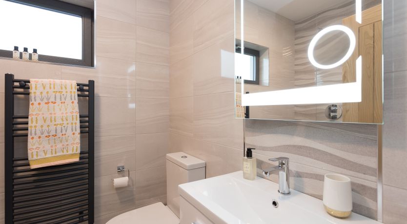 Photo of Deluxe Roundstone Escape