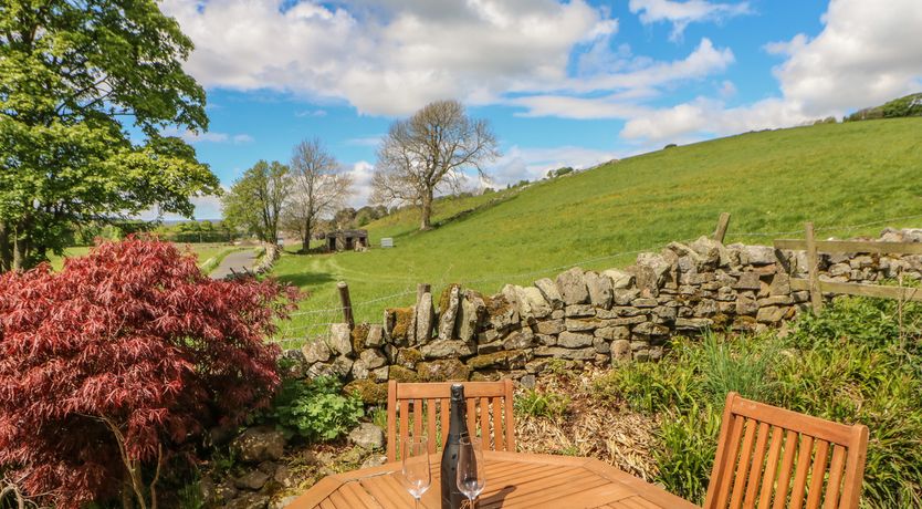 Photo of 2 Holme Pool