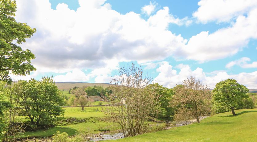 Photo of 2 Holme Pool