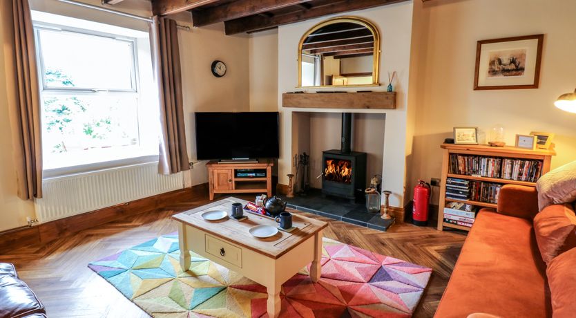 Photo of 2 Holme Pool