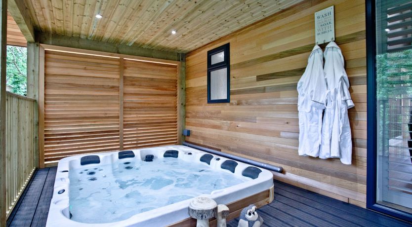 Photo of Oak Lodge, South View Lodges, Exeter