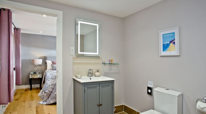 Photo of Oak Lodge, South View Lodges, Exeter