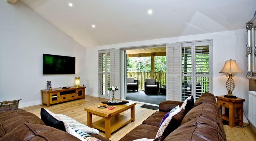 Photo of Oak Lodge, South View Lodges, Exeter